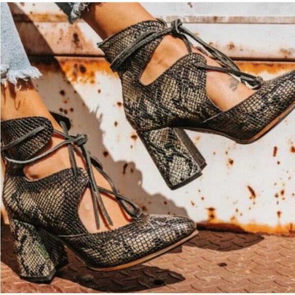 Freebird by Steven Shoes - Freebird Leather Lace Up Ankle Boots Size 8 Snake Print Chunky Heels Western